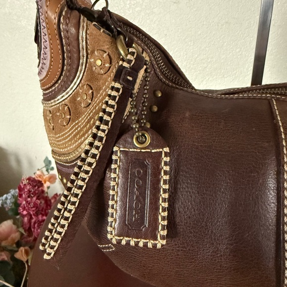 Rare Vintage Coach Boho Chic Brown Studded Leather Hobo Bag EUC - Picture 3 of 17